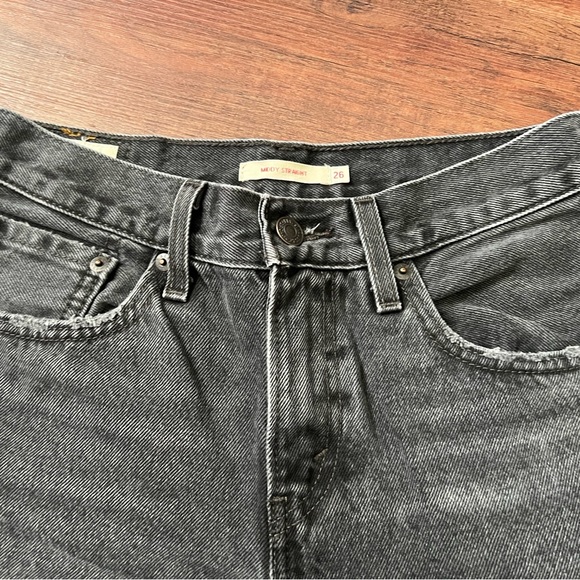 Levis Women Middy Straight Jeans, Washed Black, Size W26, red tab, zip fly jeans - Picture 4 of 16